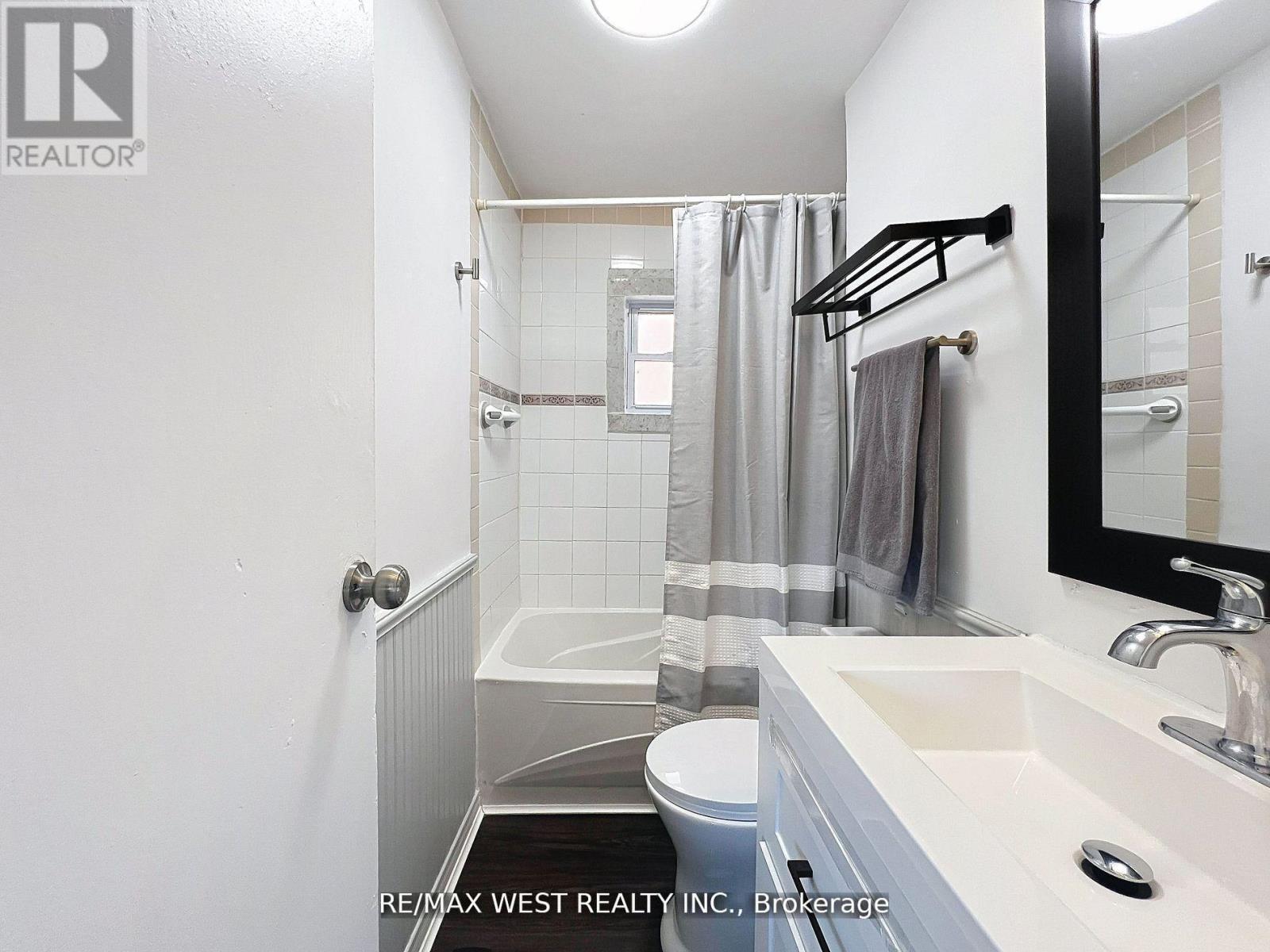 56 Forty First Street, Toronto, Ontario  M8W 3N6 - Photo 13 - W12351312