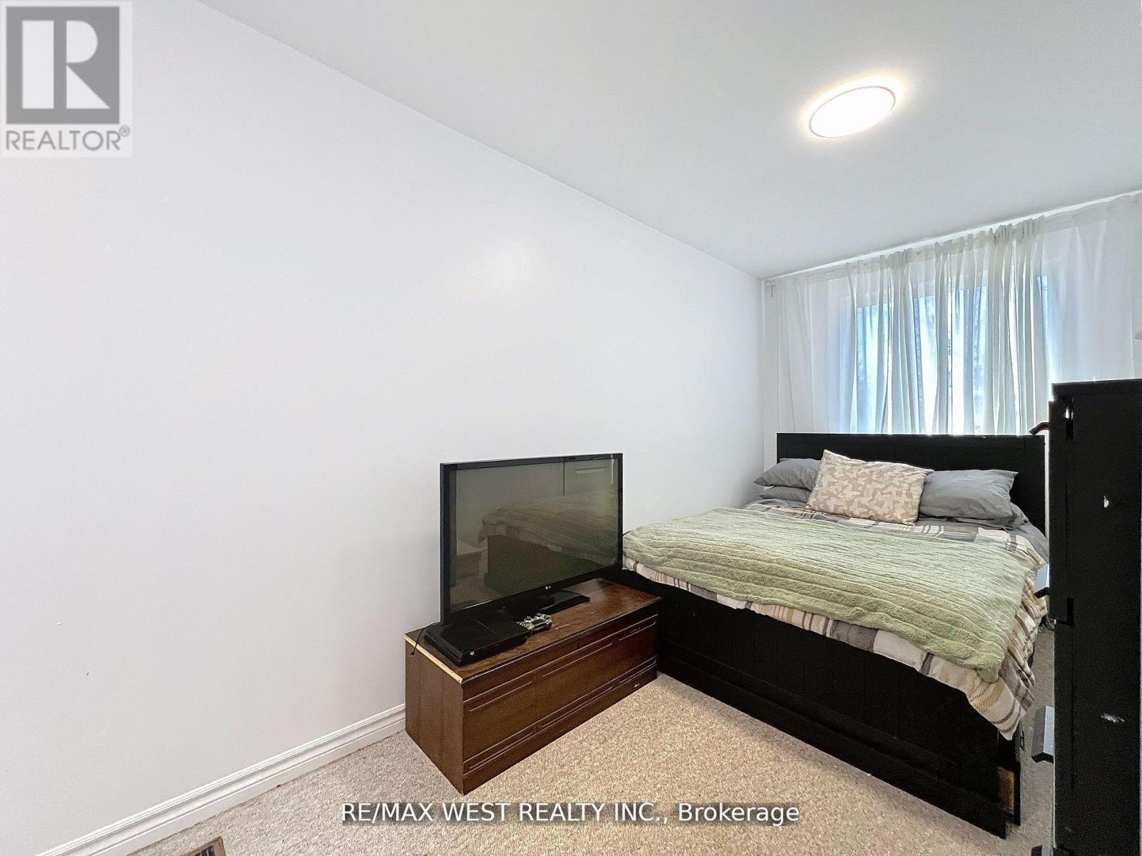 56 Forty First Street, Toronto, Ontario  M8W 3N6 - Photo 14 - W12351312