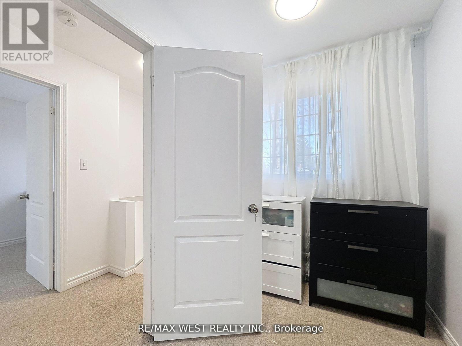 56 Forty First Street, Toronto, Ontario  M8W 3N6 - Photo 15 - W12351312