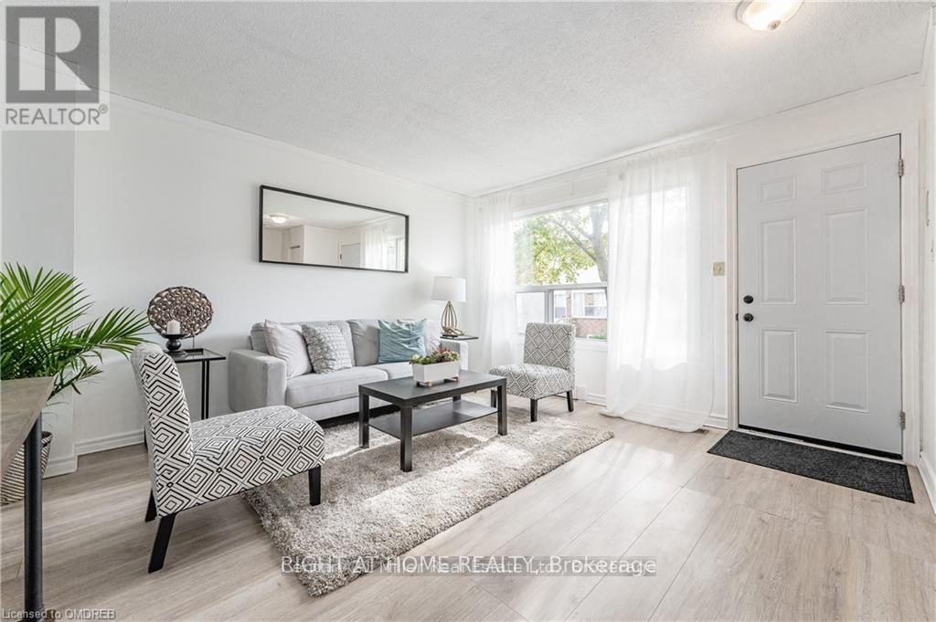 Property at 164 JANSEN AVENUE image 3