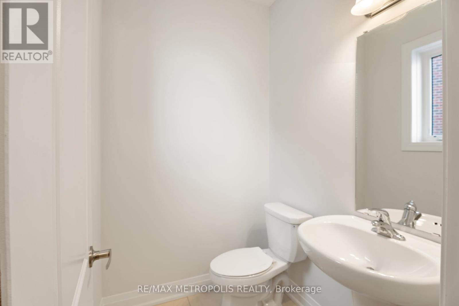 110 Butler Boulevard, Kawartha Lakes, Ontario  K9V 6A9 - Photo 16 - X12351311