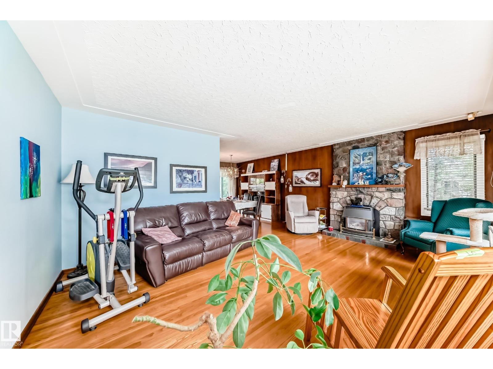 Property at 6504 109B AV NW NW image 5