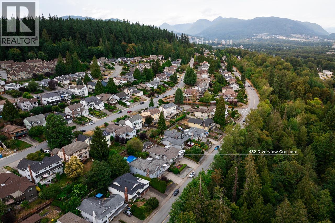 432 Riverview Crescent, Coquitlam, British Columbia  V3C 4X8 - Photo 2 - R3038164