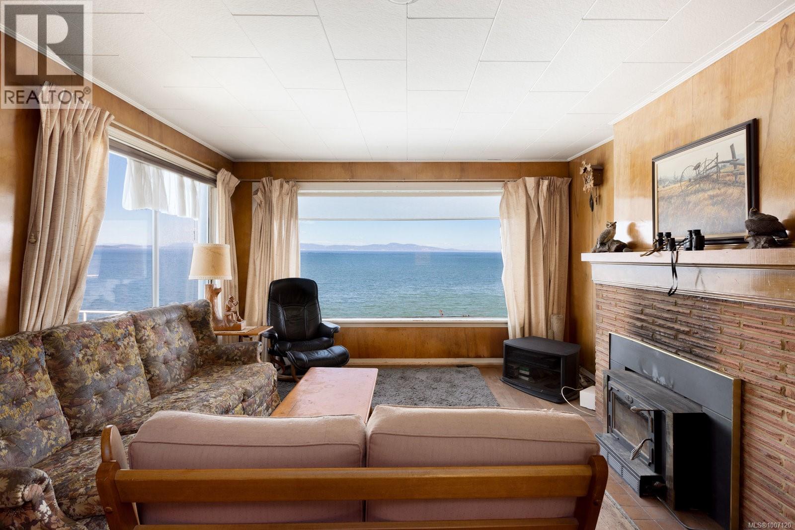 Property at 5015 Cordova Bay Rd image 3