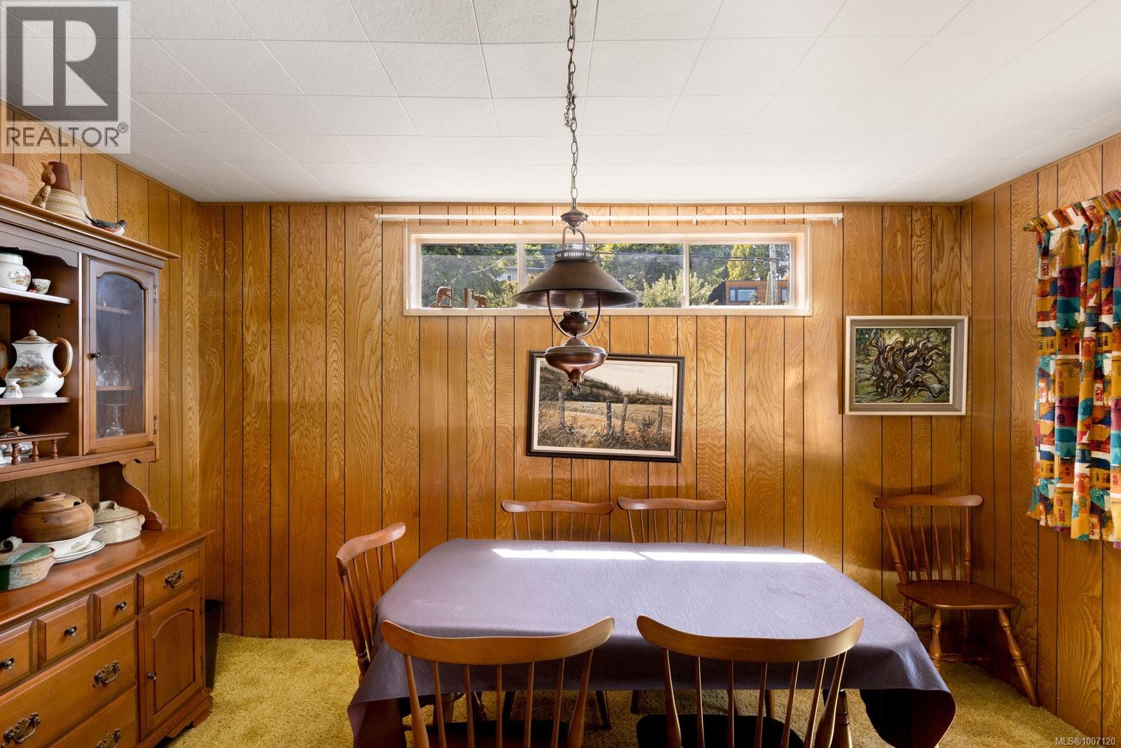 Property at 5015 Cordova Bay Rd image 5