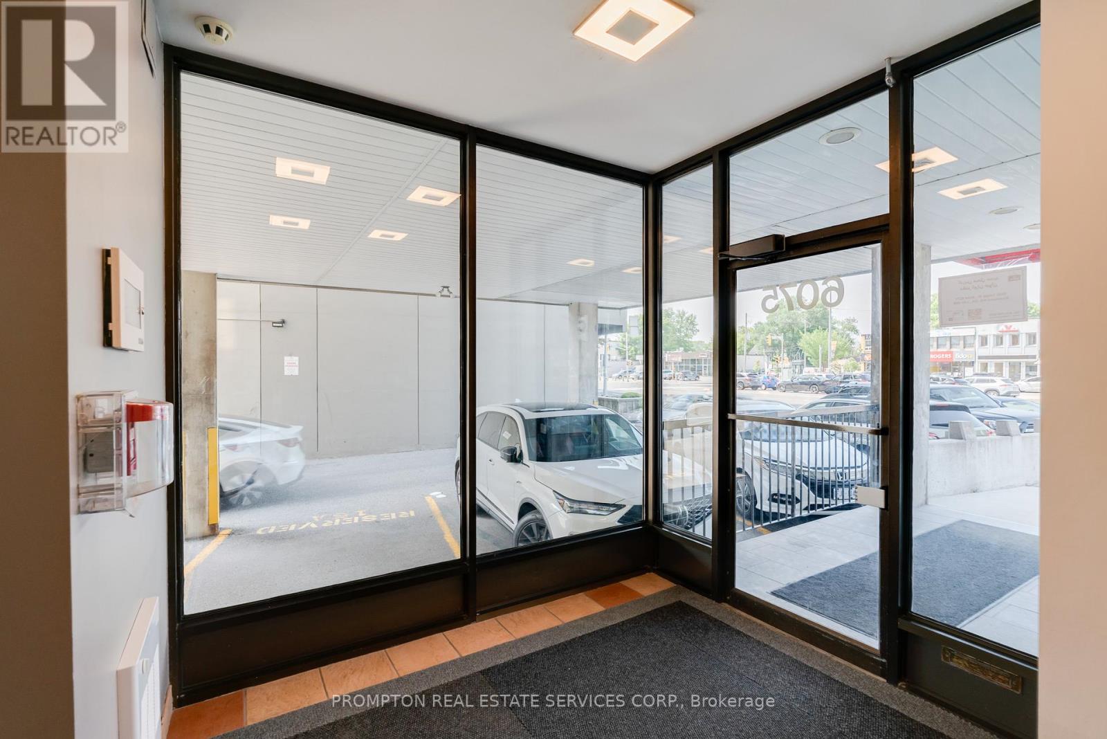 3rd Floor - 6075 Yonge Street, Toronto, Ontario  M2M 3W2 - Photo 17 - C12351373