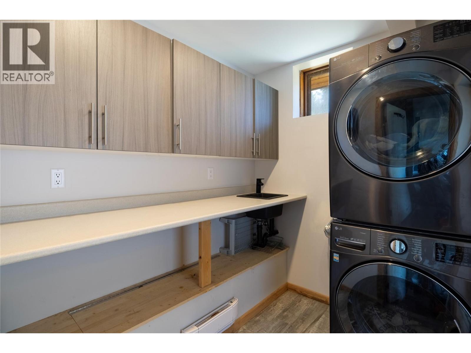 7940 Keddleston Road, Vernon, British Columbia  V1B 3N4 - Photo 34 - 10359735
