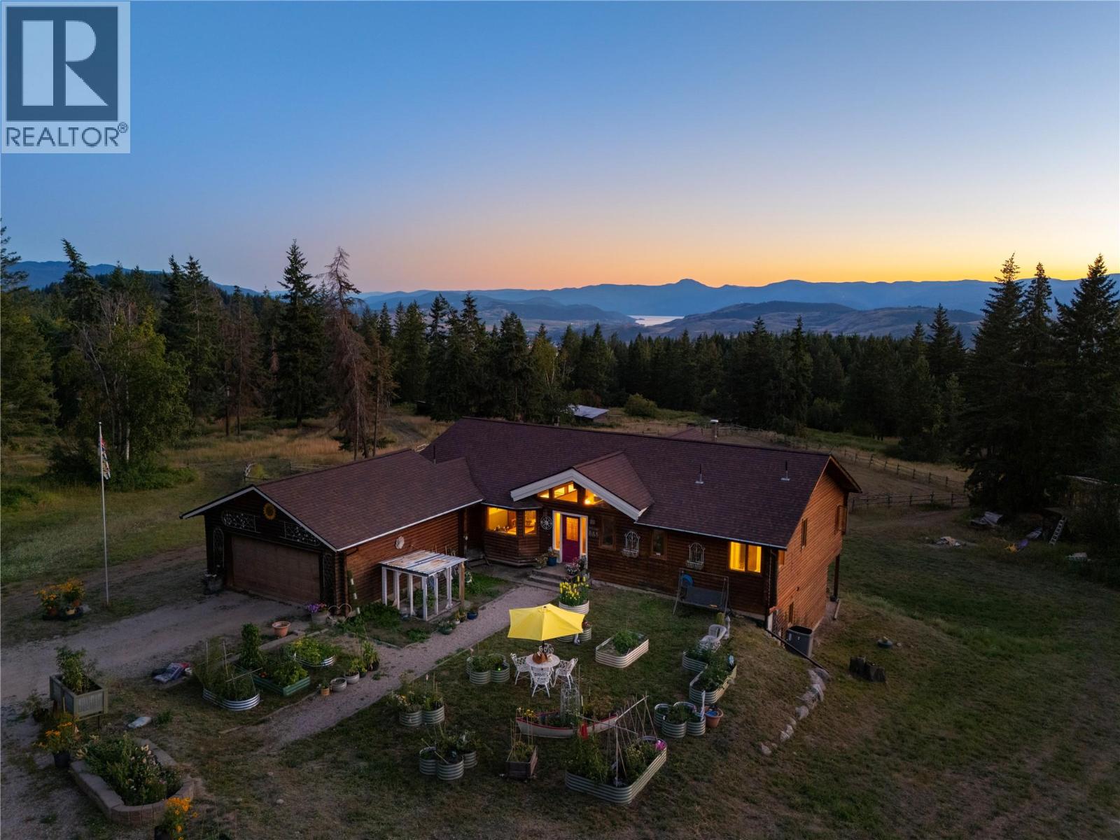 7940 Keddleston Road, Vernon, British Columbia  V1B 3N4 - Photo 9 - 10359102
