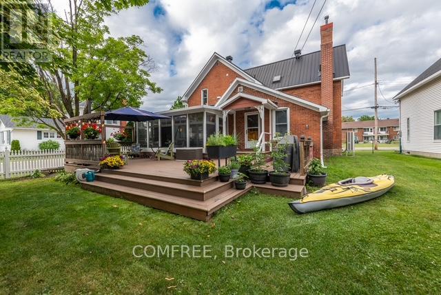 256A AND 256B FLORA STREET, Carleton Place, Ontario