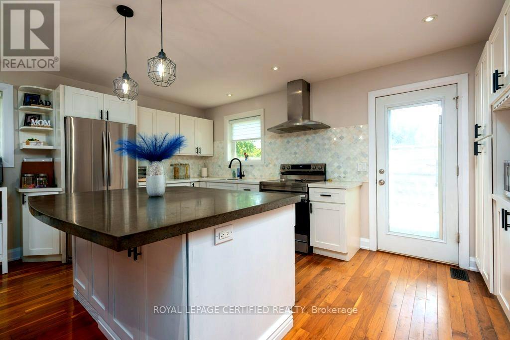 72 Ferndale Crescent, Brampton, Ontario  L6W 1E9 - Photo 12 - W12351359