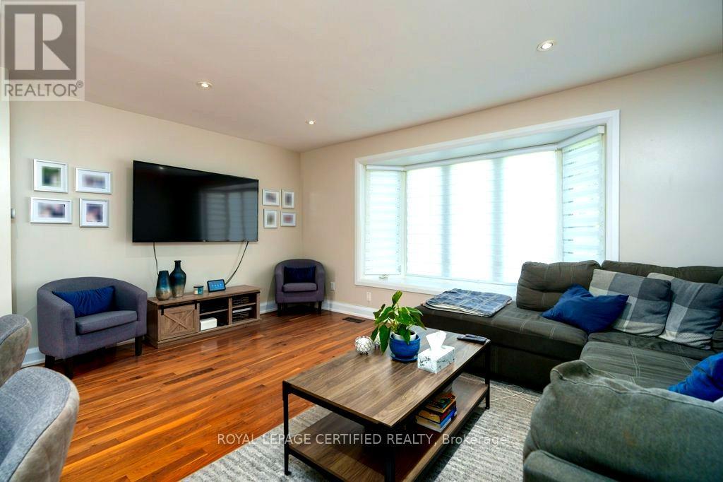 72 Ferndale Crescent, Brampton, Ontario  L6W 1E9 - Photo 16 - W12351359
