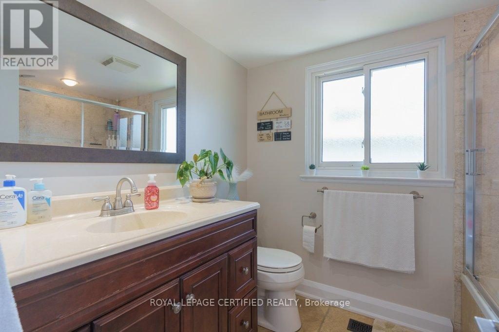 72 Ferndale Crescent, Brampton, Ontario  L6W 1E9 - Photo 28 - W12351359