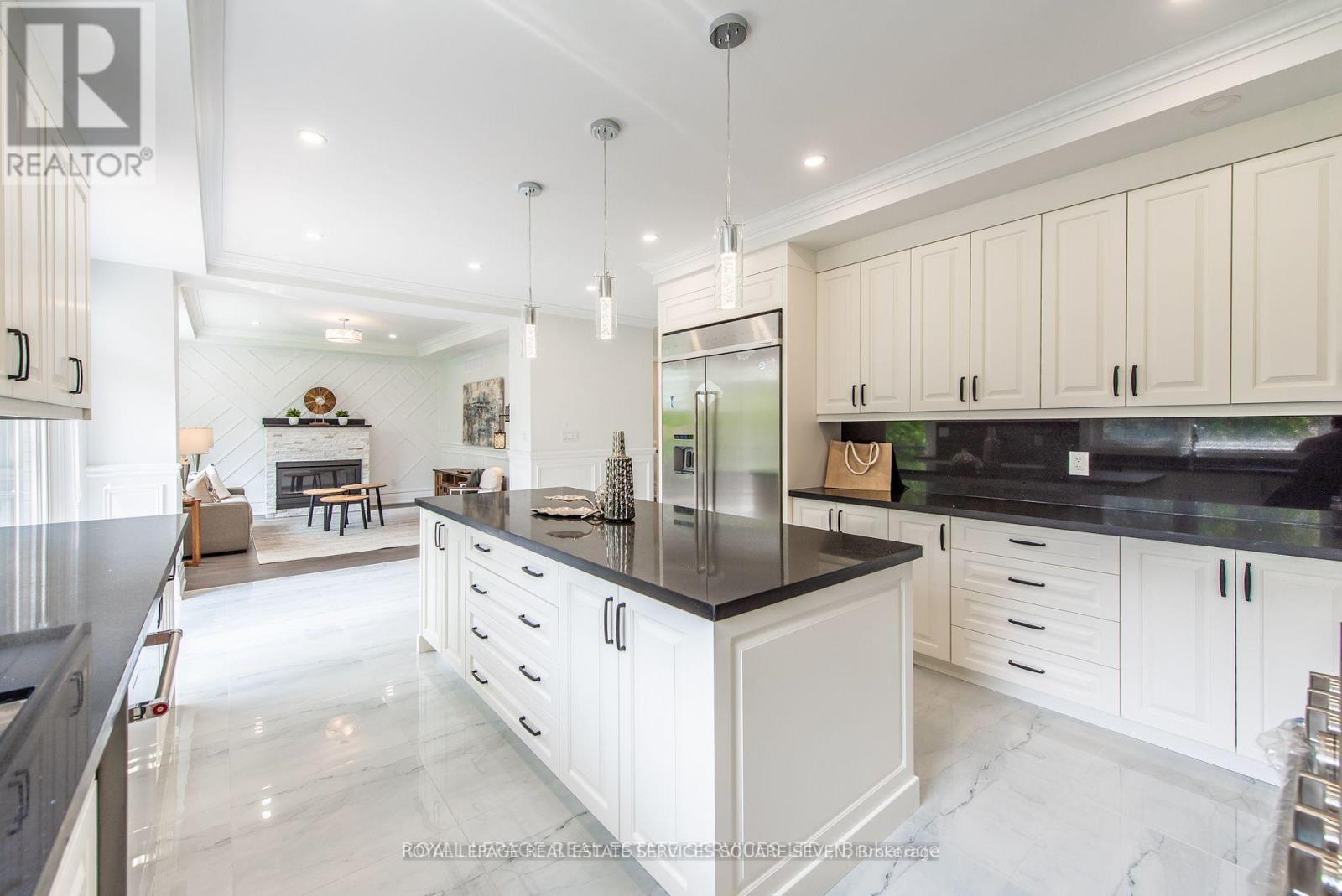 1204 Argreen Road, Mississauga, Ontario  L5G 3J3 - Photo 10 - W12351365