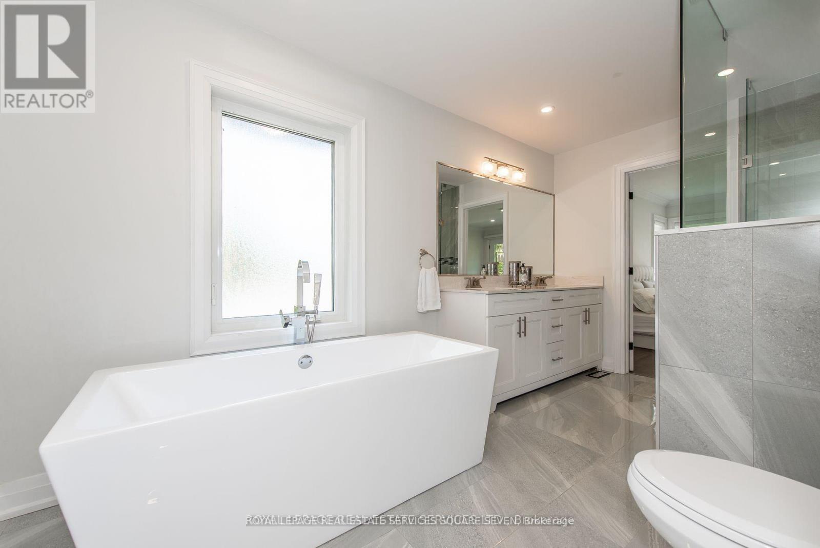 1204 Argreen Road, Mississauga, Ontario  L5G 3J3 - Photo 27 - W12351365