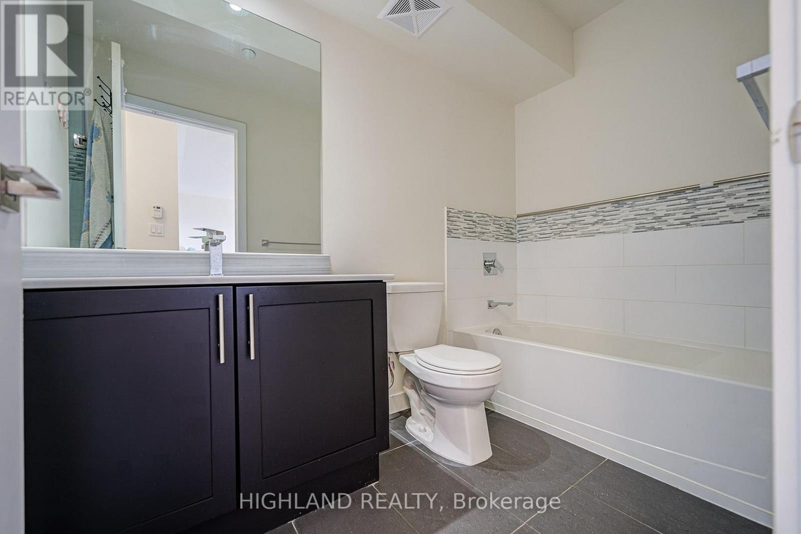 7 - 4030 Parkside Village Drive, Mississauga (City Centre), Ontario  L5B 0K2 - Photo 21 - W12351381