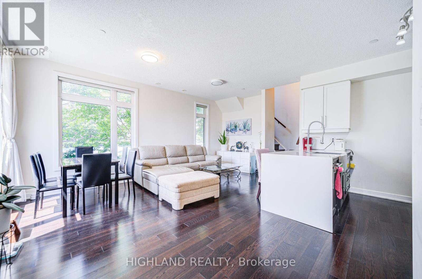 7 - 4030 Parkside Village Drive, Mississauga (City Centre), Ontario  L5B 0K2 - Photo 4 - W12351381