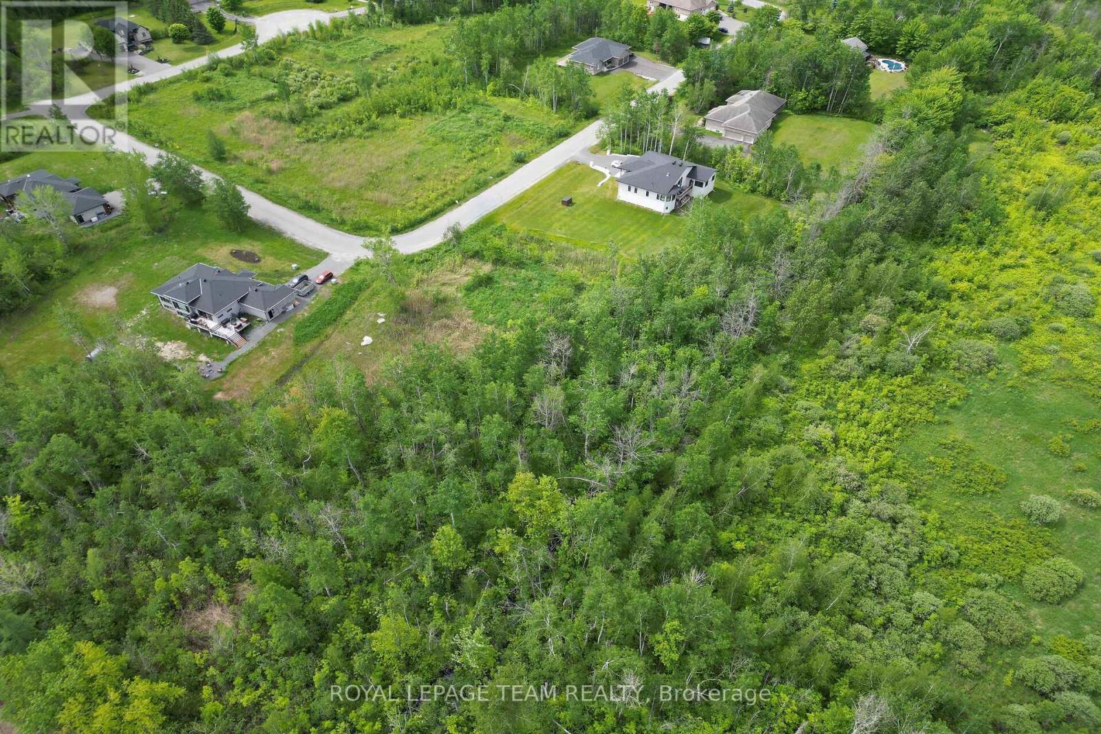 17 Rideau Crossing Crescent, North Grenville, Ontario  K0G 1J0 - Photo 2 - X12351431