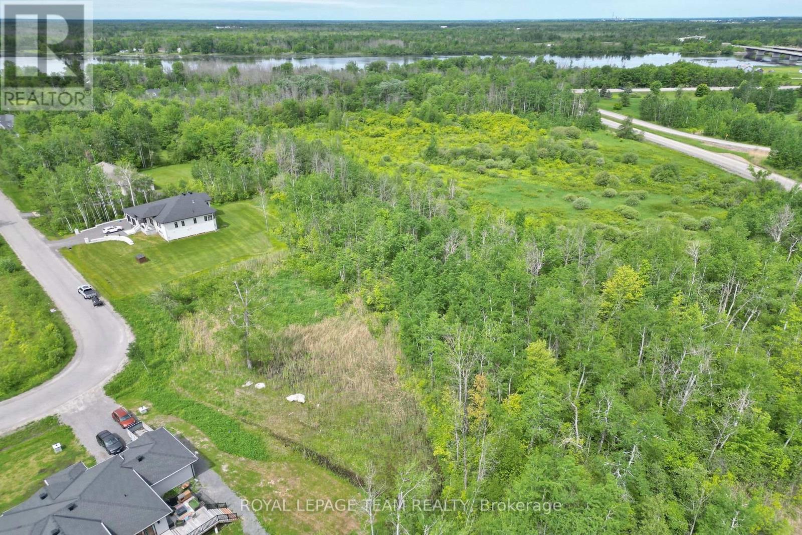 17 Rideau Crossing Crescent, North Grenville, Ontario  K0G 1J0 - Photo 25 - X12351431