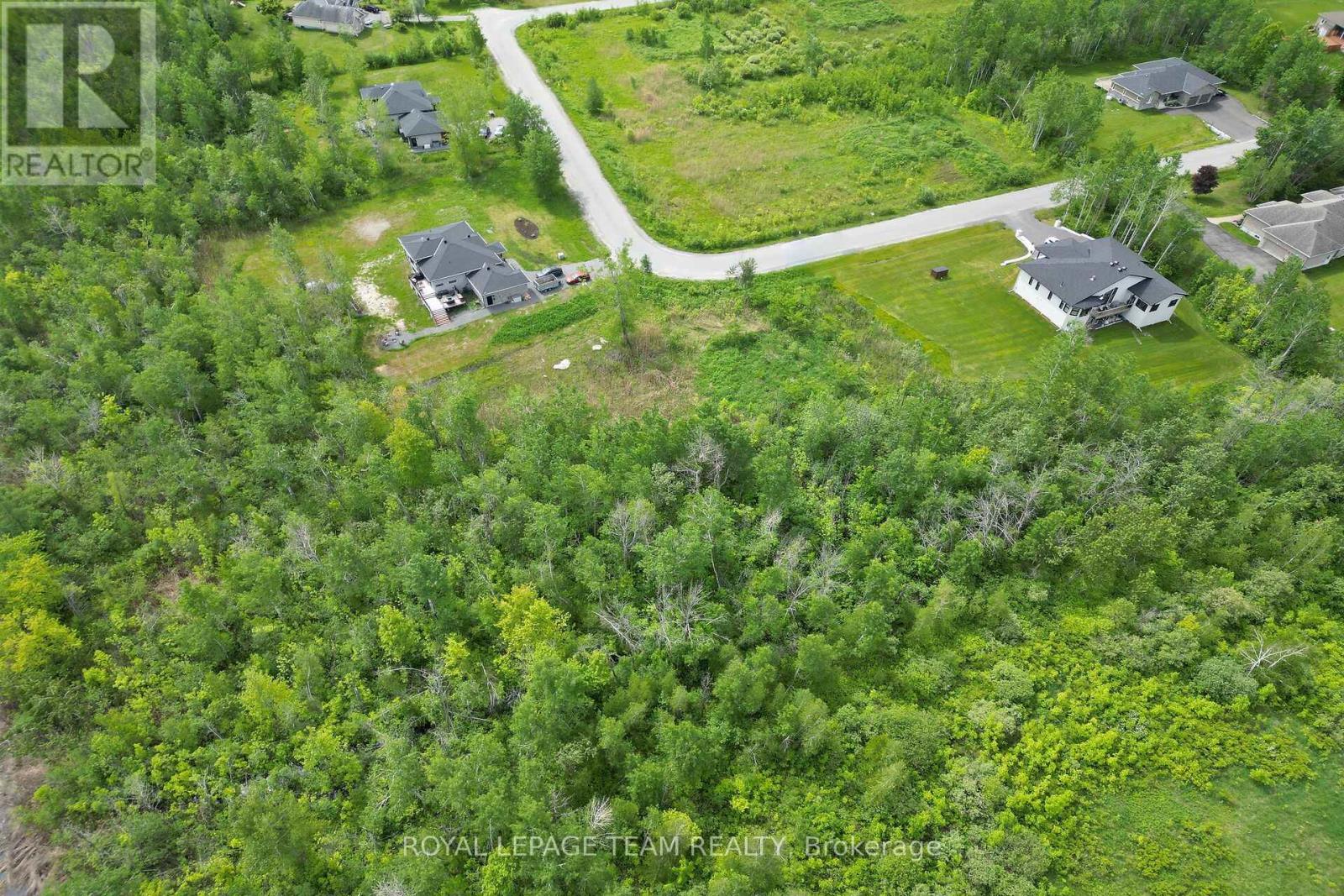 17 Rideau Crossing Crescent, North Grenville, Ontario  K0G 1J0 - Photo 3 - X12351431
