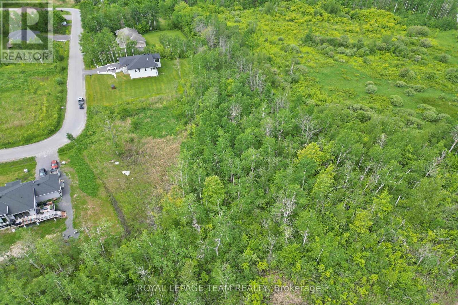 17 Rideau Crossing Crescent, North Grenville, Ontario  K0G 1J0 - Photo 6 - X12351431