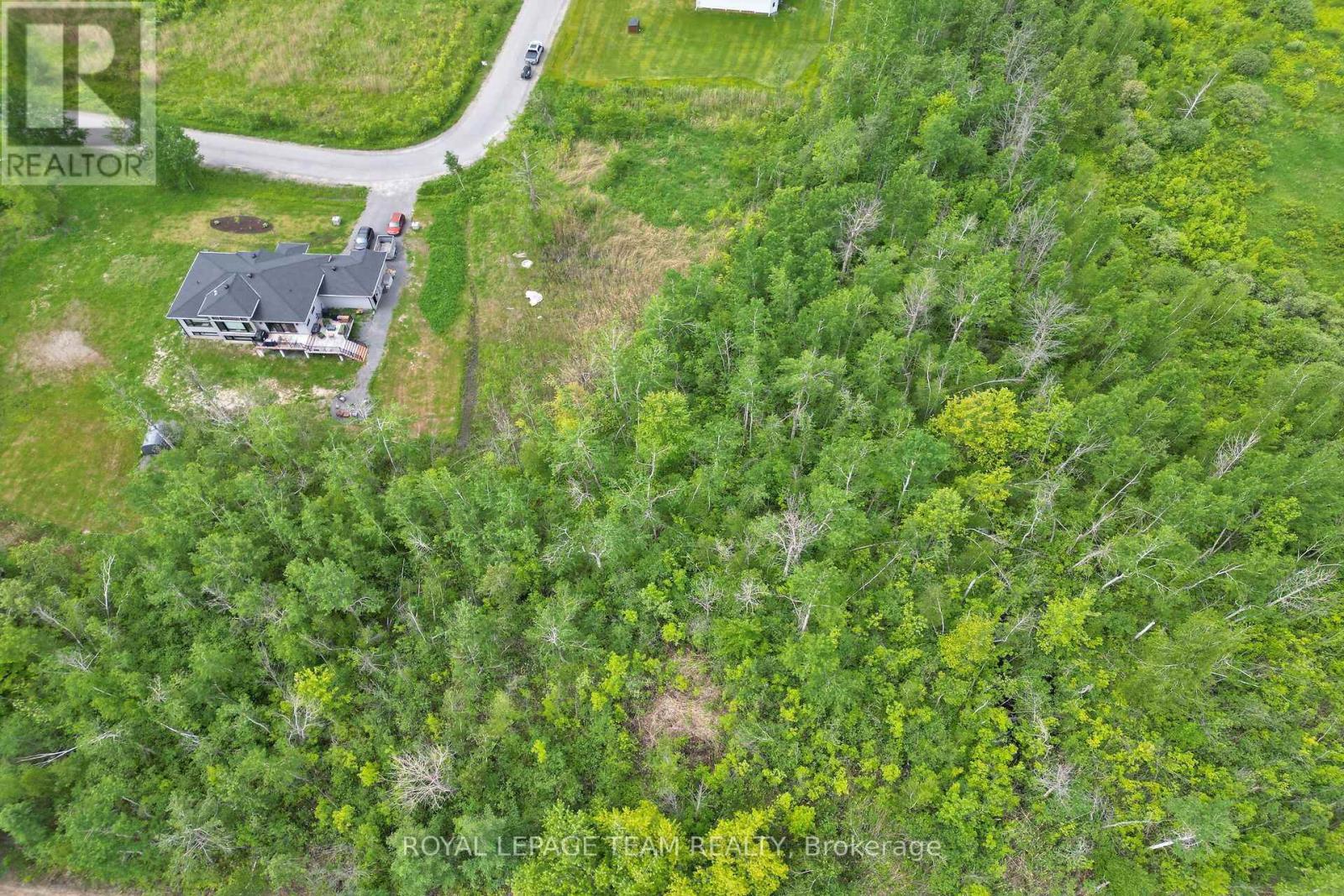 17 Rideau Crossing Crescent, North Grenville, Ontario  K0G 1J0 - Photo 7 - X12351431