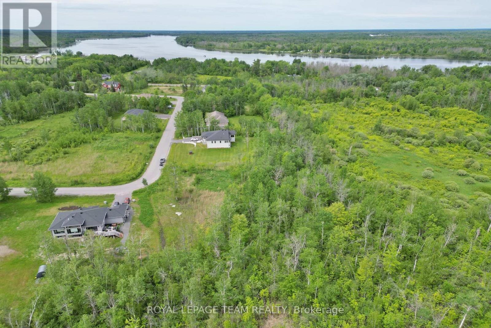 17 Rideau Crossing Crescent, North Grenville, Ontario  K0G 1J0 - Photo 9 - X12351431