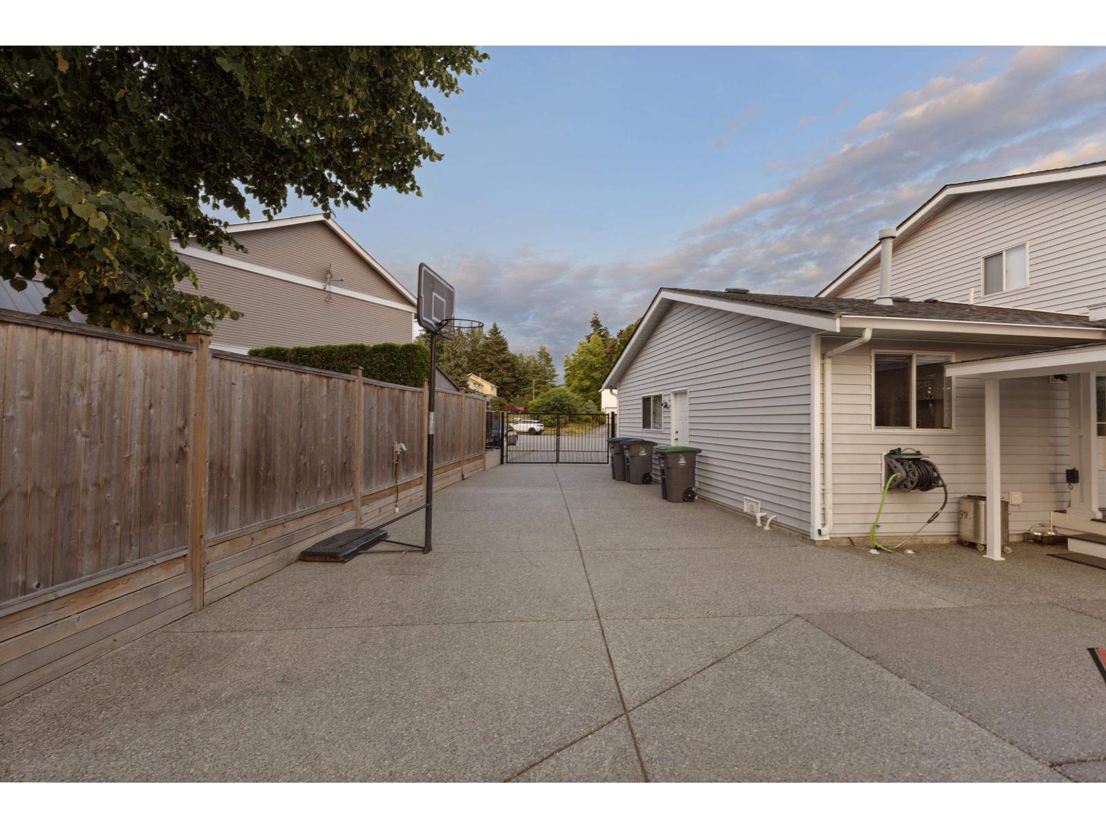 18244 54 Avenue, Surrey, British Columbia  V3S 7Z1 - Photo 36 - R3036900