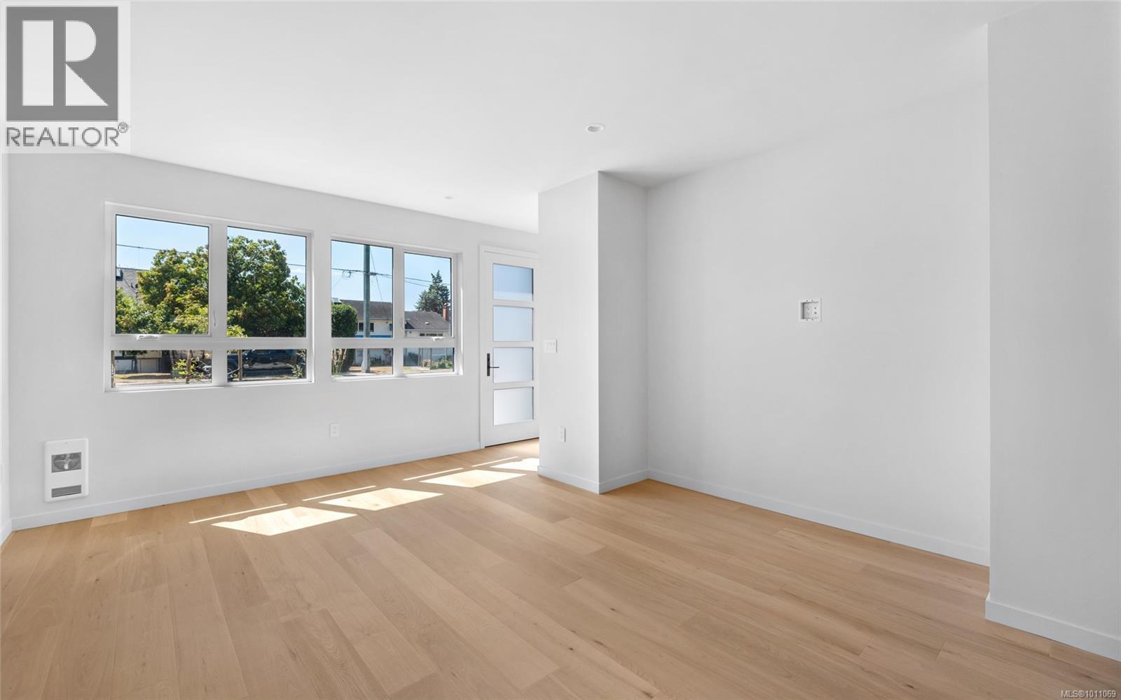 1968 Kings Rd, Saanich, British Columbia  V8R 2P5 - Photo 8 - 1011069