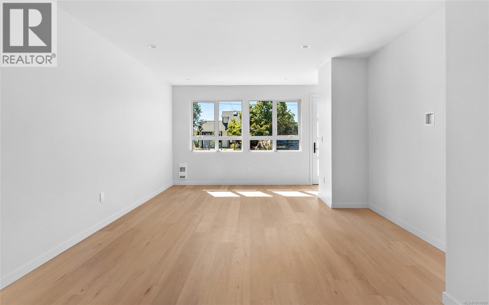 1968 Kings Rd, Saanich, British Columbia  V8R 2P5 - Photo 9 - 1011069