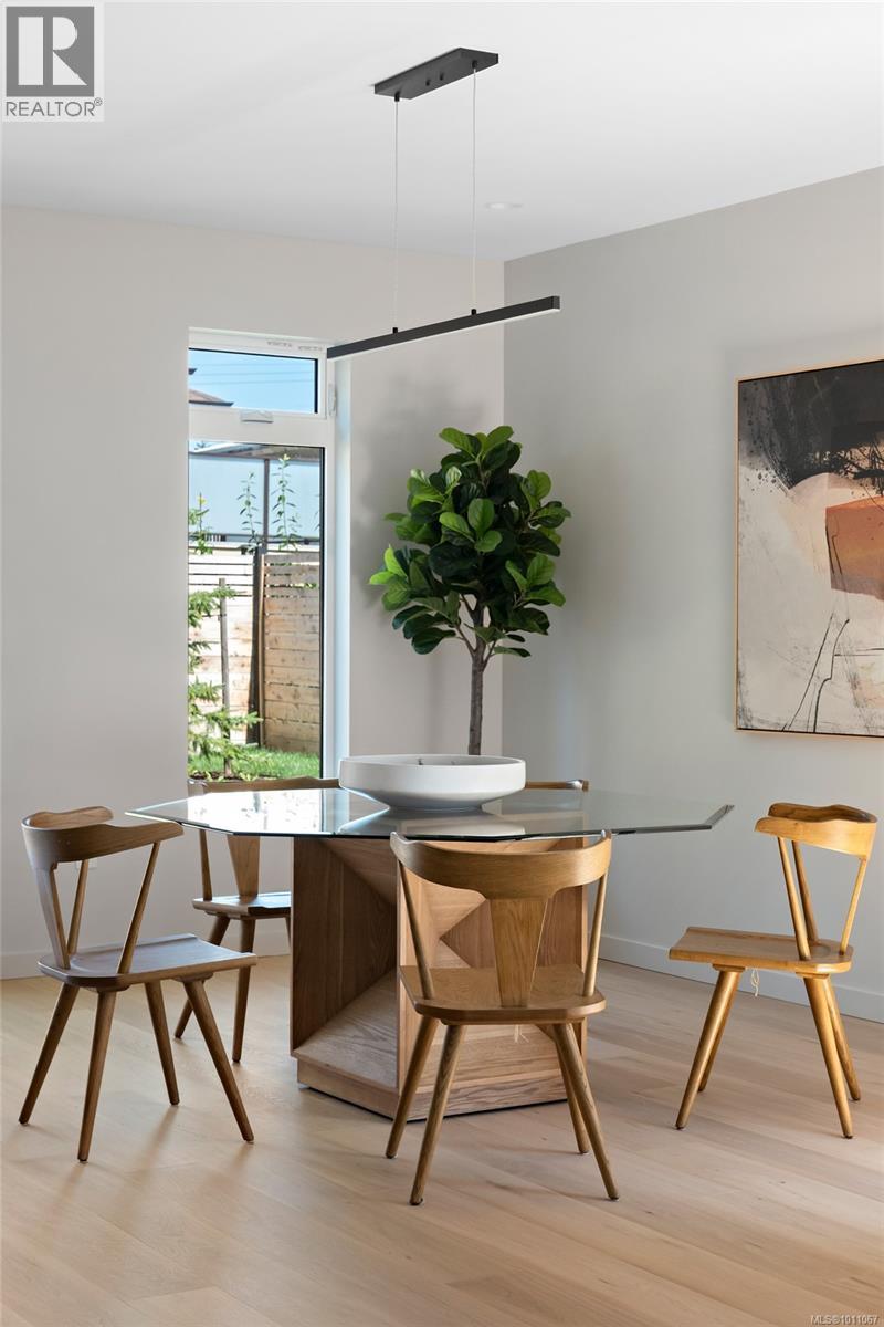 1970 Kings Rd, Saanich, British Columbia  V8R 2P5 - Photo 19 - 1011067