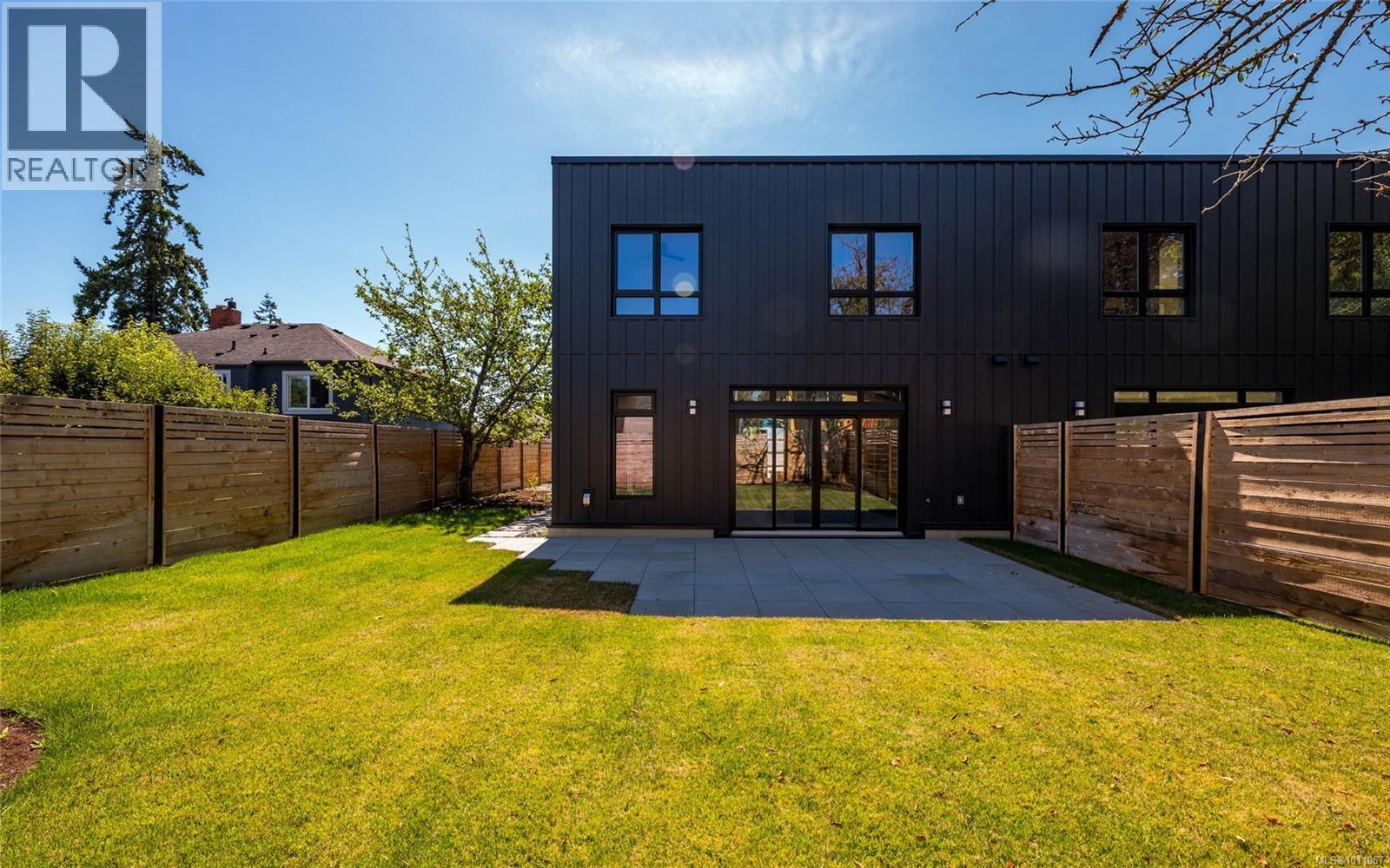 1970 Kings Rd, Saanich, British Columbia  V8R 2P5 - Photo 40 - 1011067