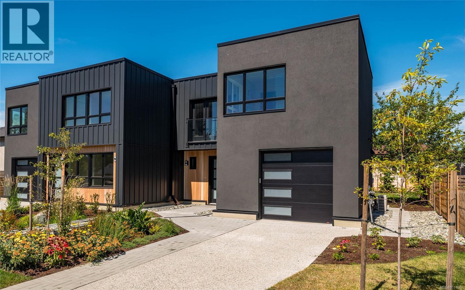 1970 Kings Rd, Saanich, British Columbia  V8R 2P5 - Photo 43 - 1011067