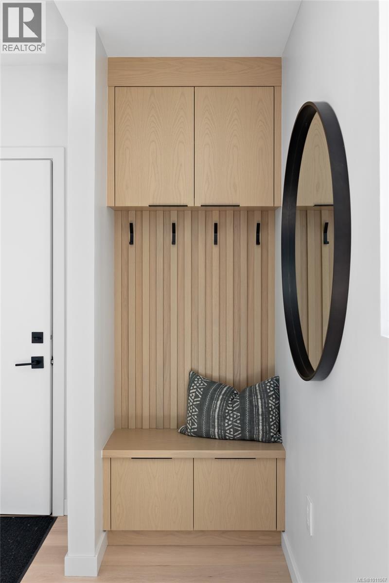 1970 Kings Rd, Saanich, British Columbia  V8R 2P5 - Photo 9 - 1011067