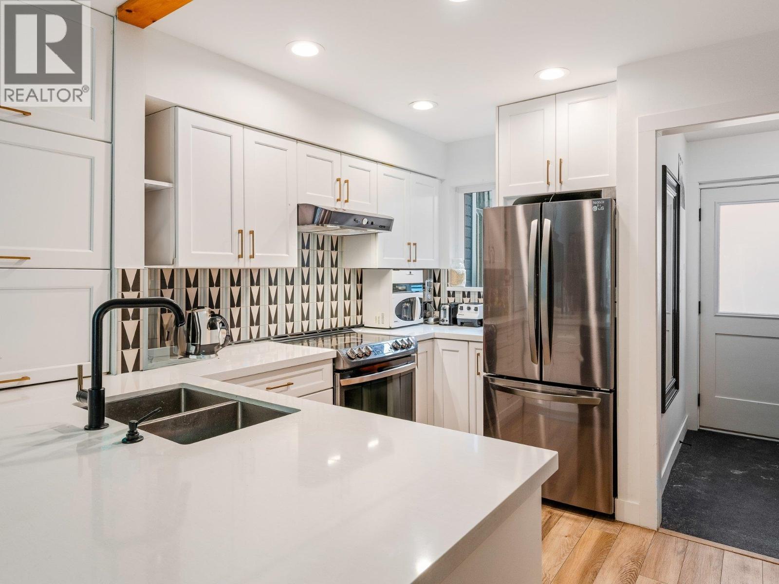 30 2211 Marmot Place, Whistler, British Columbia V8E 0M6 - Photo 7 - R3002246