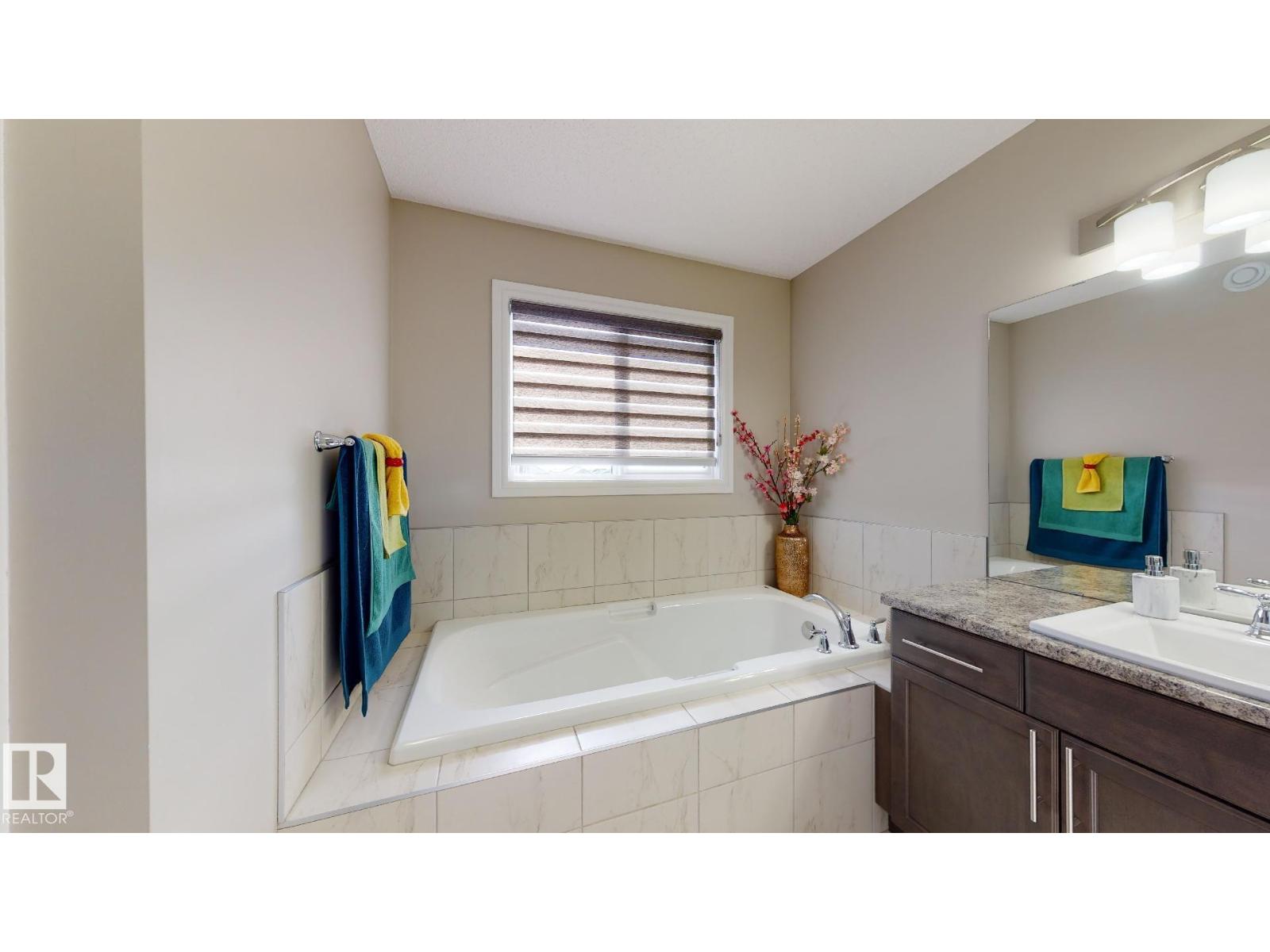 8716 Carson Wy Sw, Edmonton, Alberta  T6W 3K8 - Photo 27 - E4453160