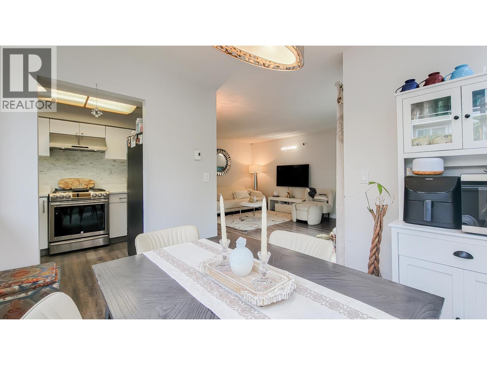 Property at 38 1235 JOHNSON STREET image 3