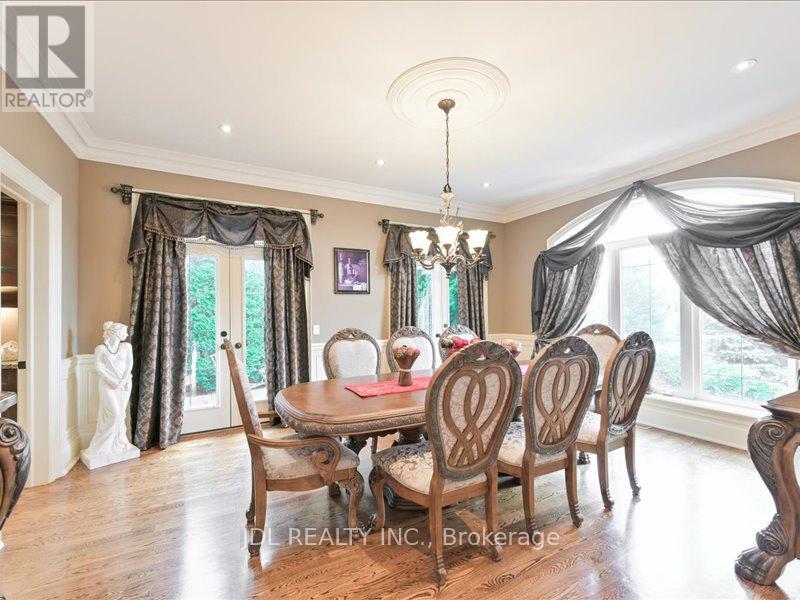 15 Lake Woods Drive, Whitchurch-Stouffville, Ontario  L4A 1P9 - Photo 16 - N12351492