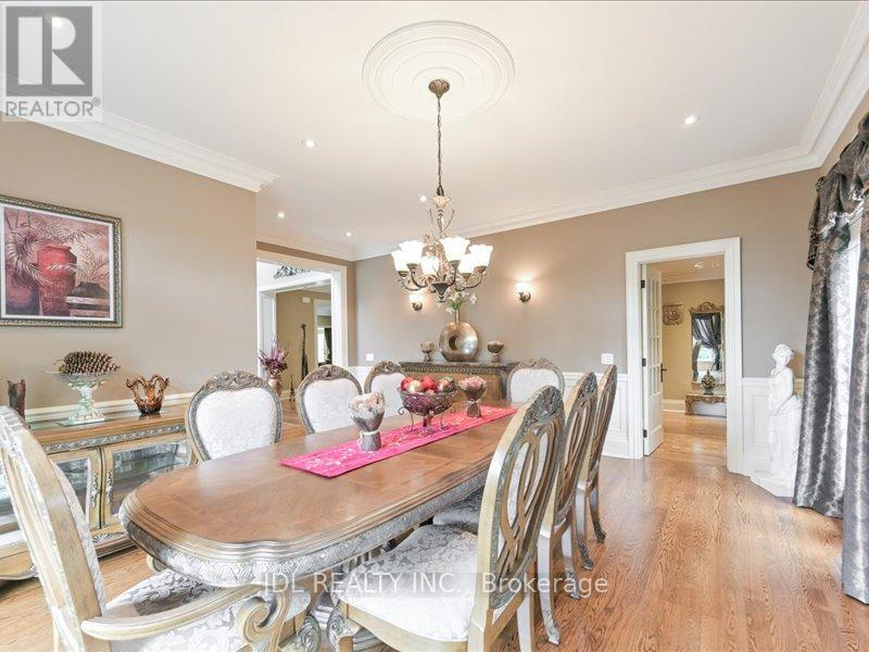 15 Lake Woods Drive, Whitchurch-Stouffville, Ontario  L4A 1P9 - Photo 17 - N12351492