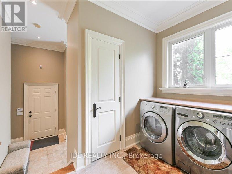 15 Lake Woods Drive, Whitchurch-Stouffville, Ontario  L4A 1P9 - Photo 18 - N12351492