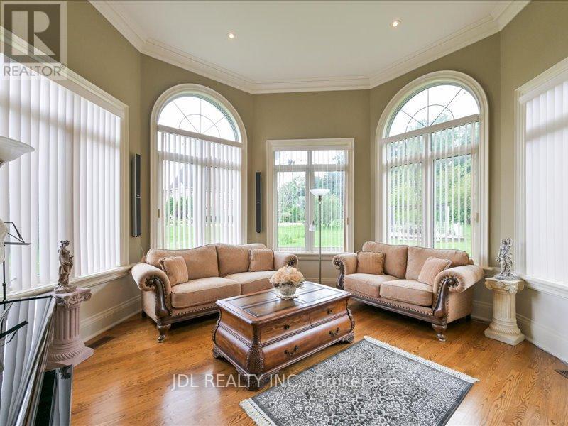 15 Lake Woods Drive, Whitchurch-Stouffville, Ontario  L4A 1P9 - Photo 21 - N12351492