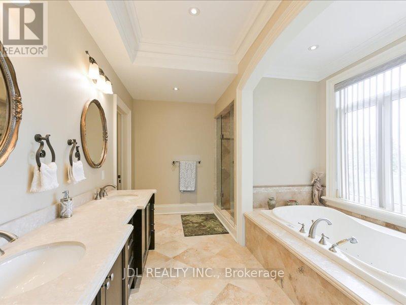 15 Lake Woods Drive, Whitchurch-Stouffville, Ontario  L4A 1P9 - Photo 23 - N12351492