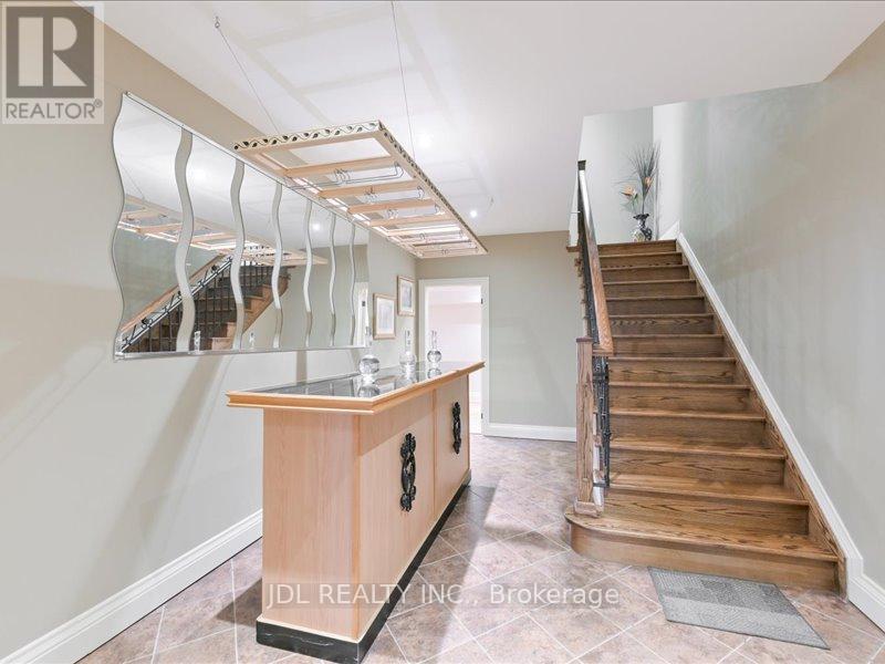 15 Lake Woods Drive, Whitchurch-Stouffville, Ontario  L4A 1P9 - Photo 30 - N12351492
