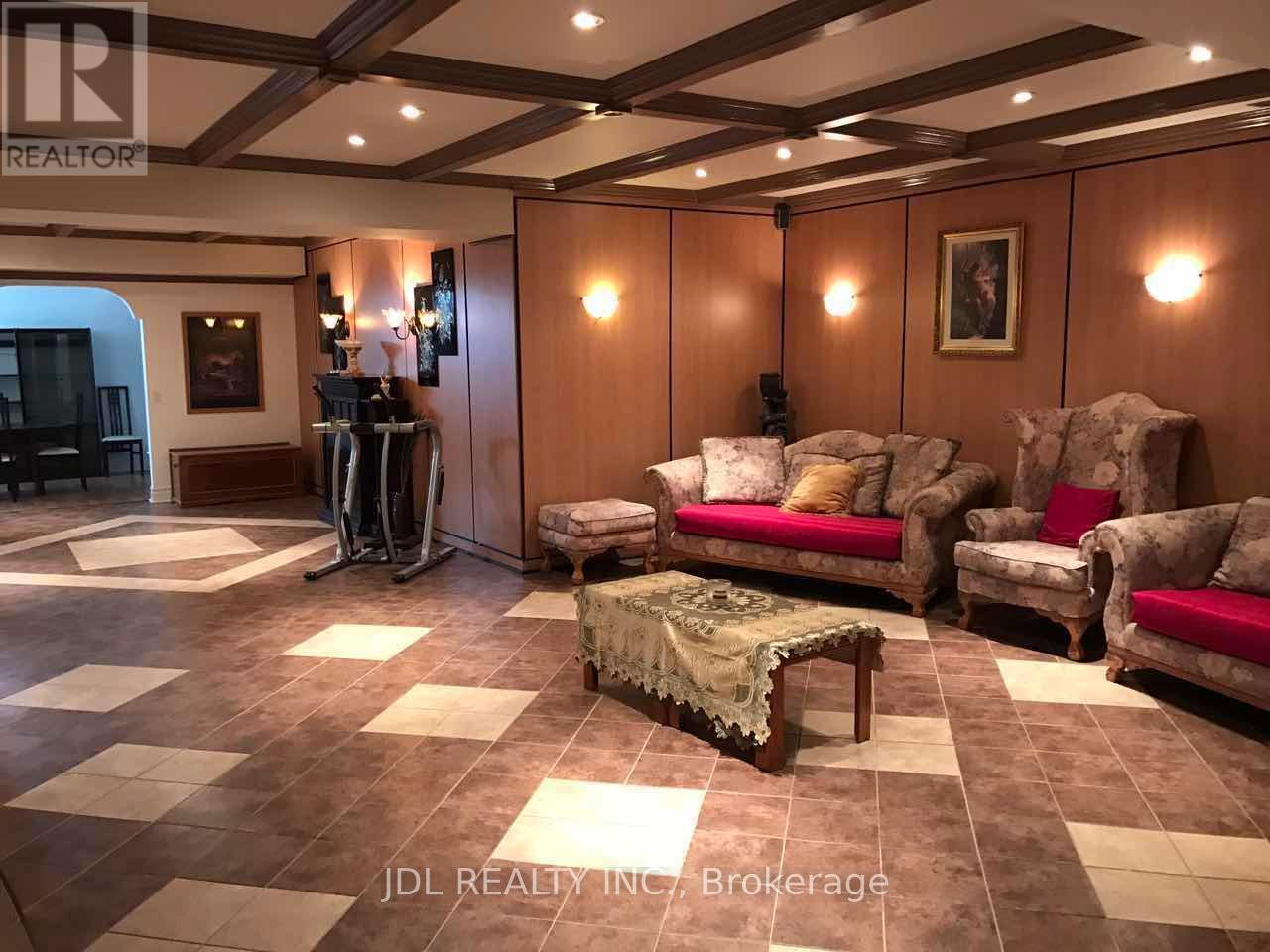 15 Lake Woods Drive, Whitchurch-Stouffville, Ontario  L4A 1P9 - Photo 46 - N12351492