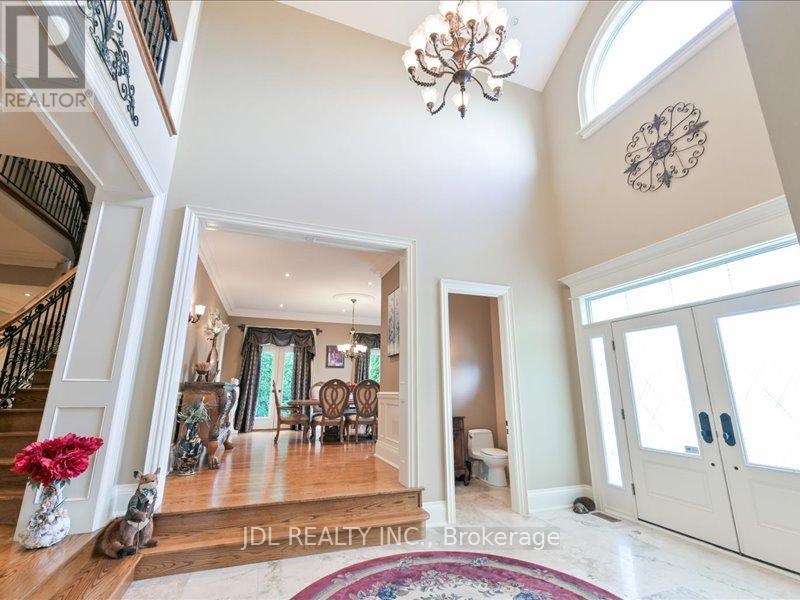 15 Lake Woods Drive, Whitchurch-Stouffville, Ontario  L4A 1P9 - Photo 6 - N12351492