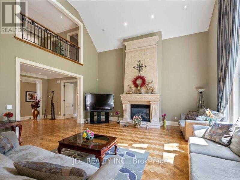 15 Lake Woods Drive, Whitchurch-Stouffville, Ontario  L4A 1P9 - Photo 9 - N12351492