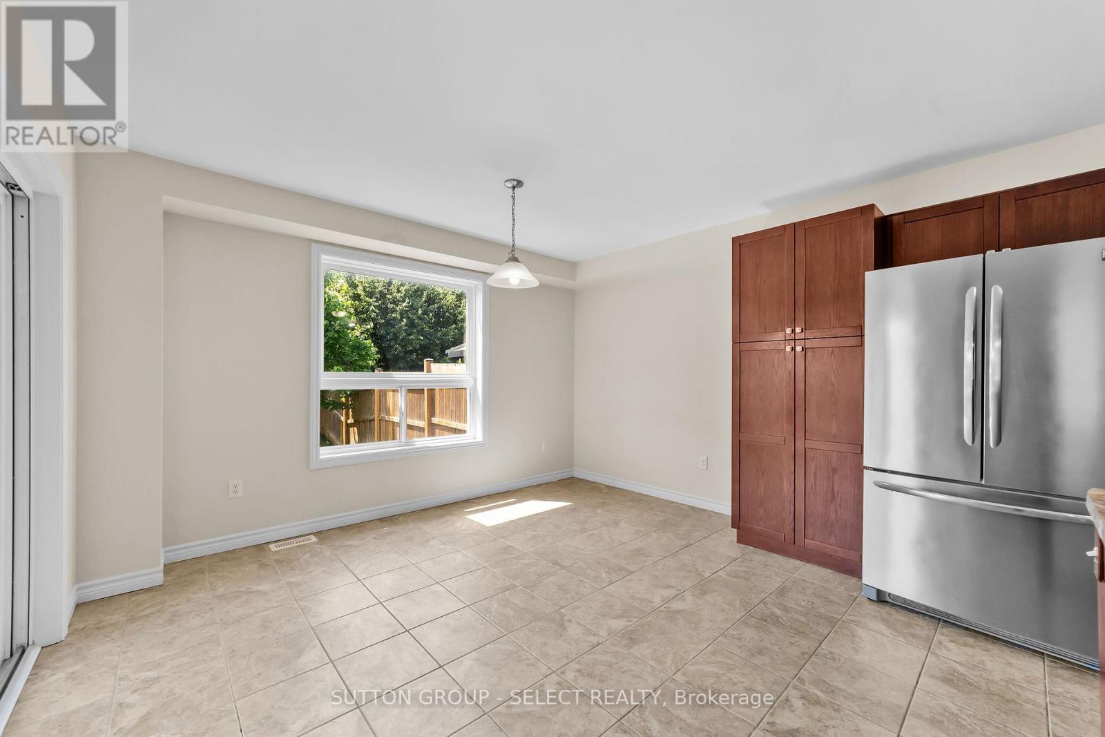 953 Silverfox Crescent, London North (North S), Ontario  N6G 5B6 - Photo 16 - X12324017