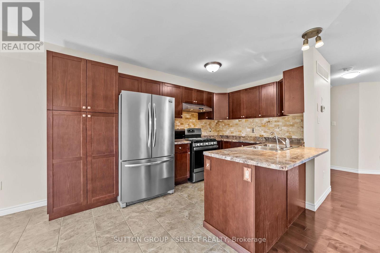 953 Silverfox Crescent, London North (North S), Ontario  N6G 5B6 - Photo 17 - X12324017