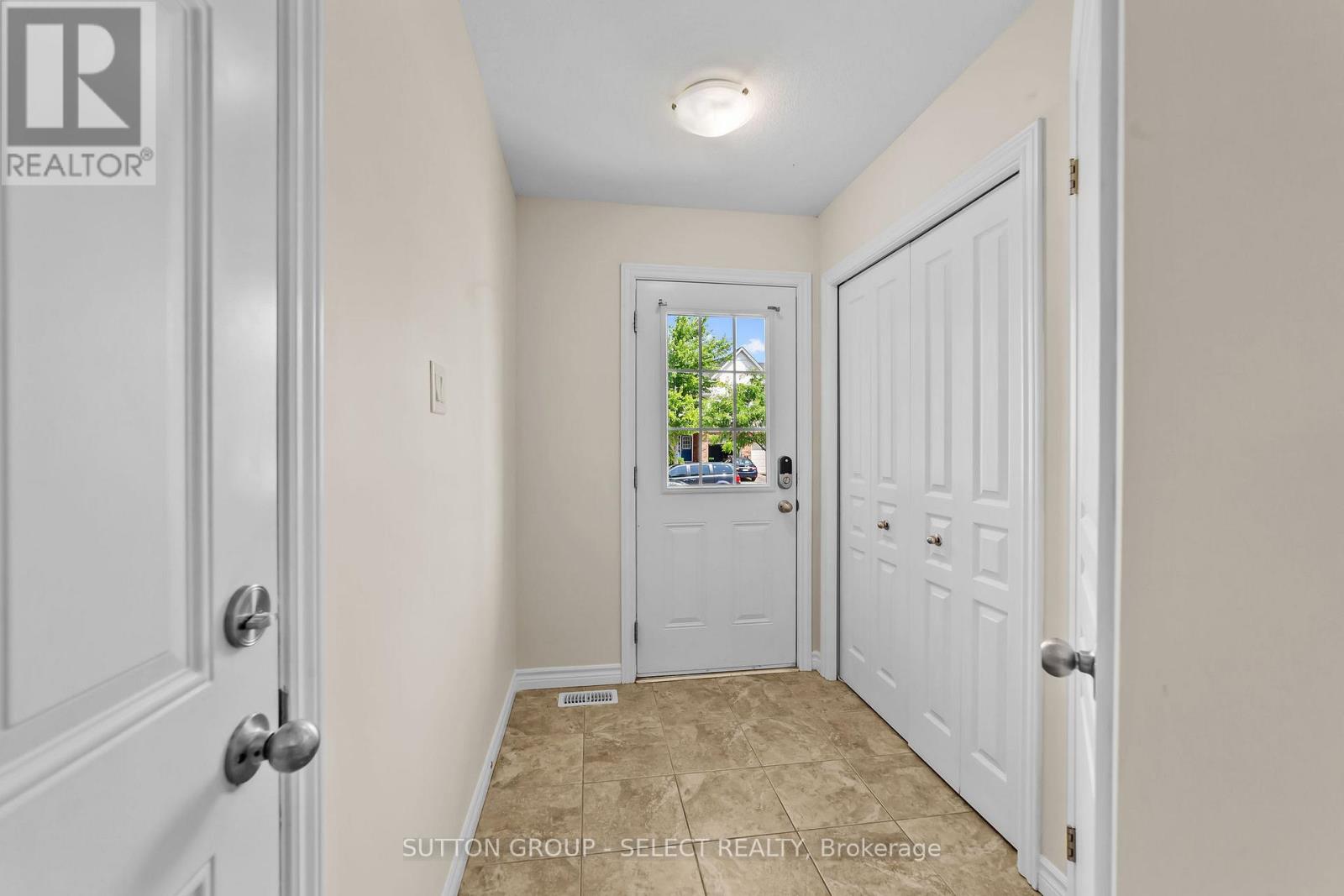 953 Silverfox Crescent, London North (North S), Ontario  N6G 5B6 - Photo 21 - X12324017
