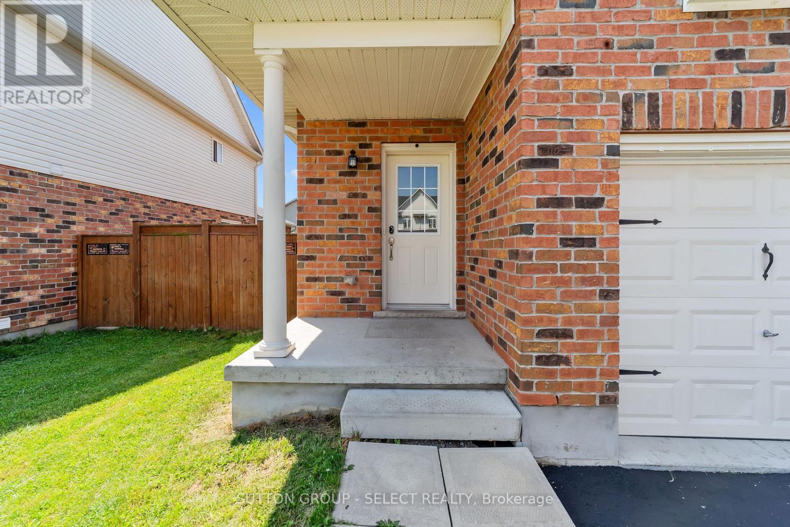 953 Silverfox Crescent, London North (North S), Ontario  N6G 5B6 - Photo 36 - X12324017