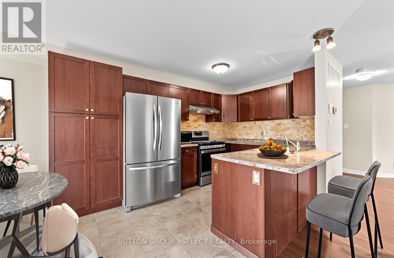 953 Silverfox Crescent, London North (North S), Ontario  N6G 5B6 - Photo 9 - X12324017